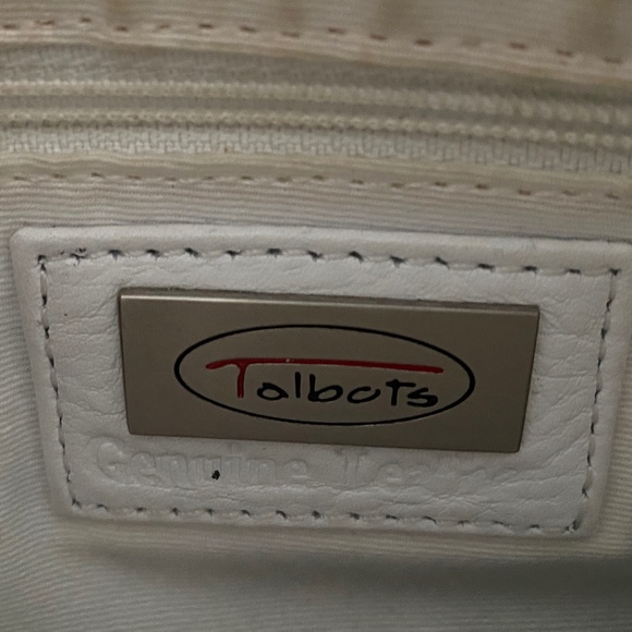 White leather wristlet clutch - Picture 5 of 5